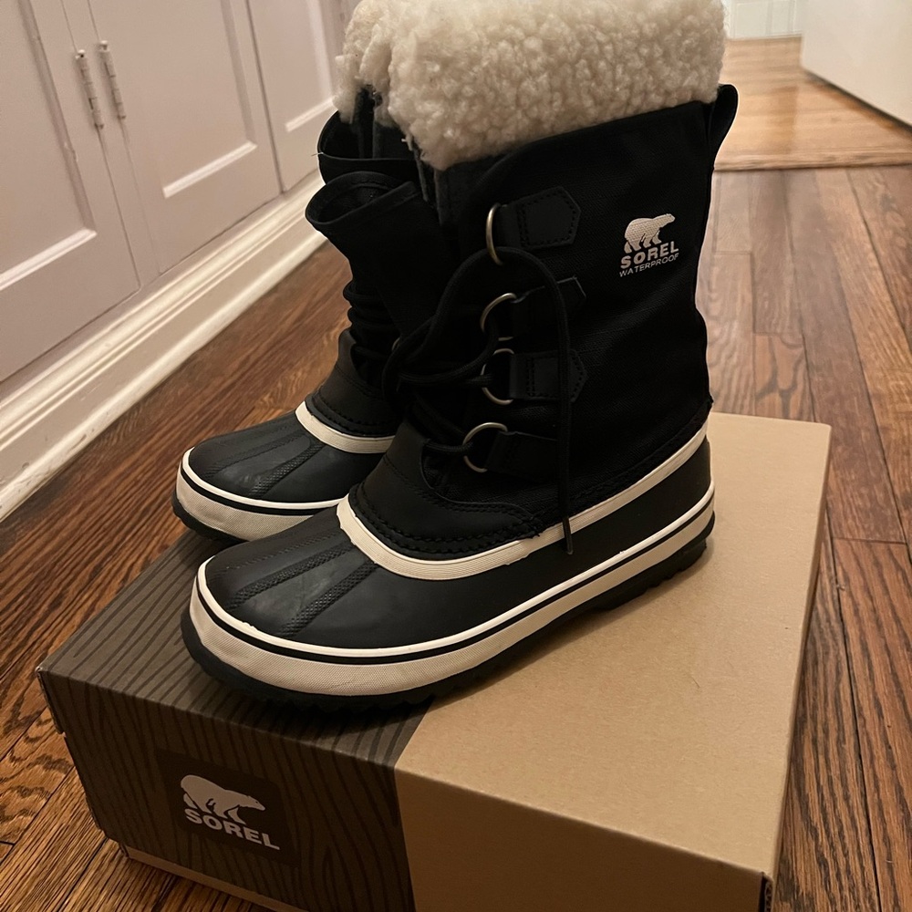 Sorel Winter Carnival Snow Boots Gray Black size 7-NEW
